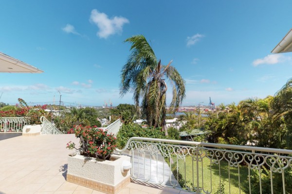 Schitterende klassieke tropen villa in het hart van Willemstad