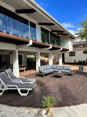 Jan Sofat - Beautiful oceanfront home for rent 