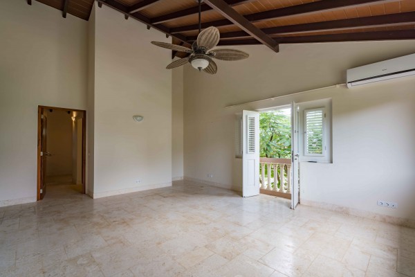 Blue Bay - Family villa with gorgeous views and private pool