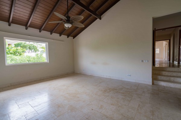 Blue Bay - Family villa with gorgeous views and private pool
