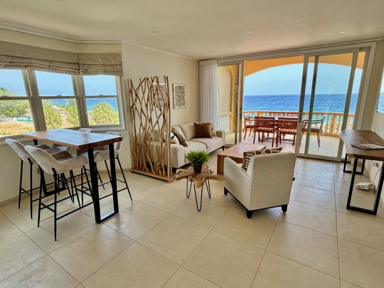 The Strand - Oceanfront Luxury Apartment With Private Beach