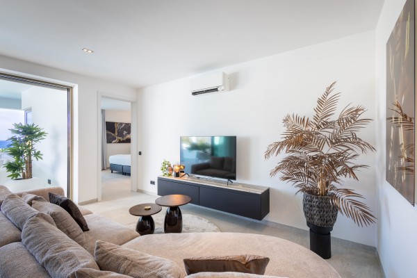 THE CAPE 6 – Luxury Apartment with Sea & Golf Course View 
