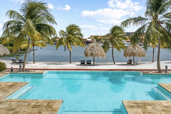 Spanish Water – Luxury Second Floor Apartment with Good ROI at beach